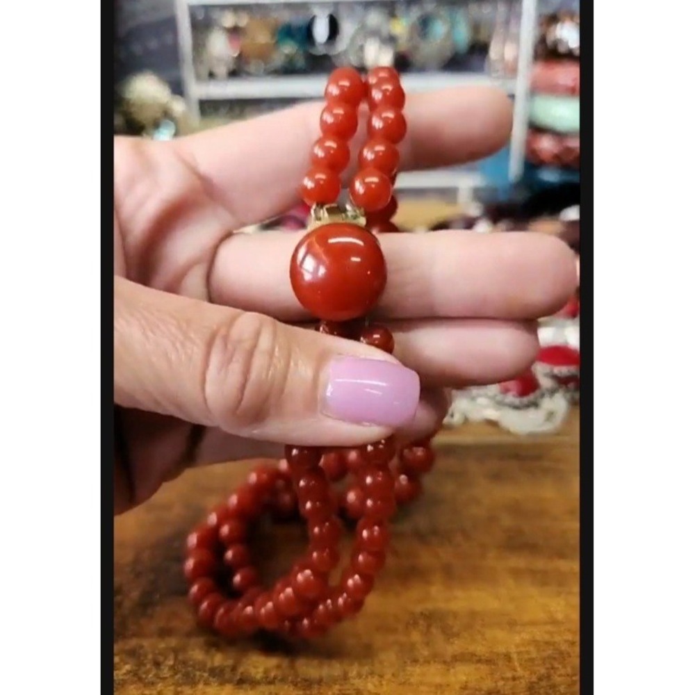 Vintage Bakelite Red Orange Strand Graduated Bead Necklace Round Clasp 16 Inch - Picture 4 of 13